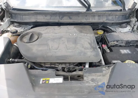 2015 Jeep Cherokee Latitude из США, поврежденный, VIN 1C4PJMCS3FW557734